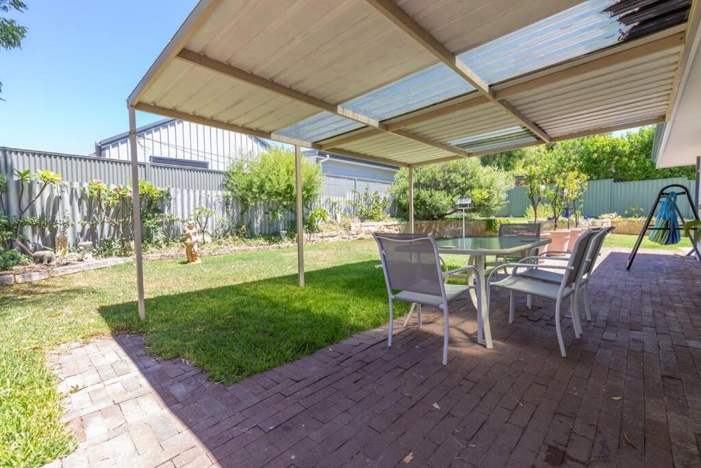 Shabby Chic Shack - 2 Bedroom Beach Cottage Yanchep Eksteriør bilde