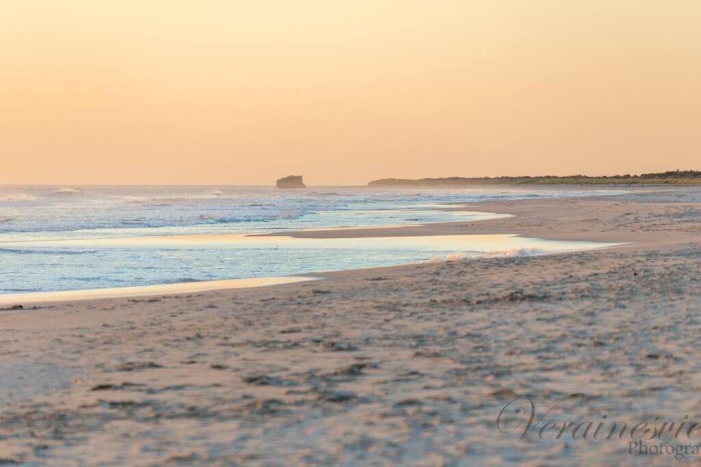 Shabby Chic Shack - 2 Bedroom Beach Cottage Yanchep Eksteriør bilde